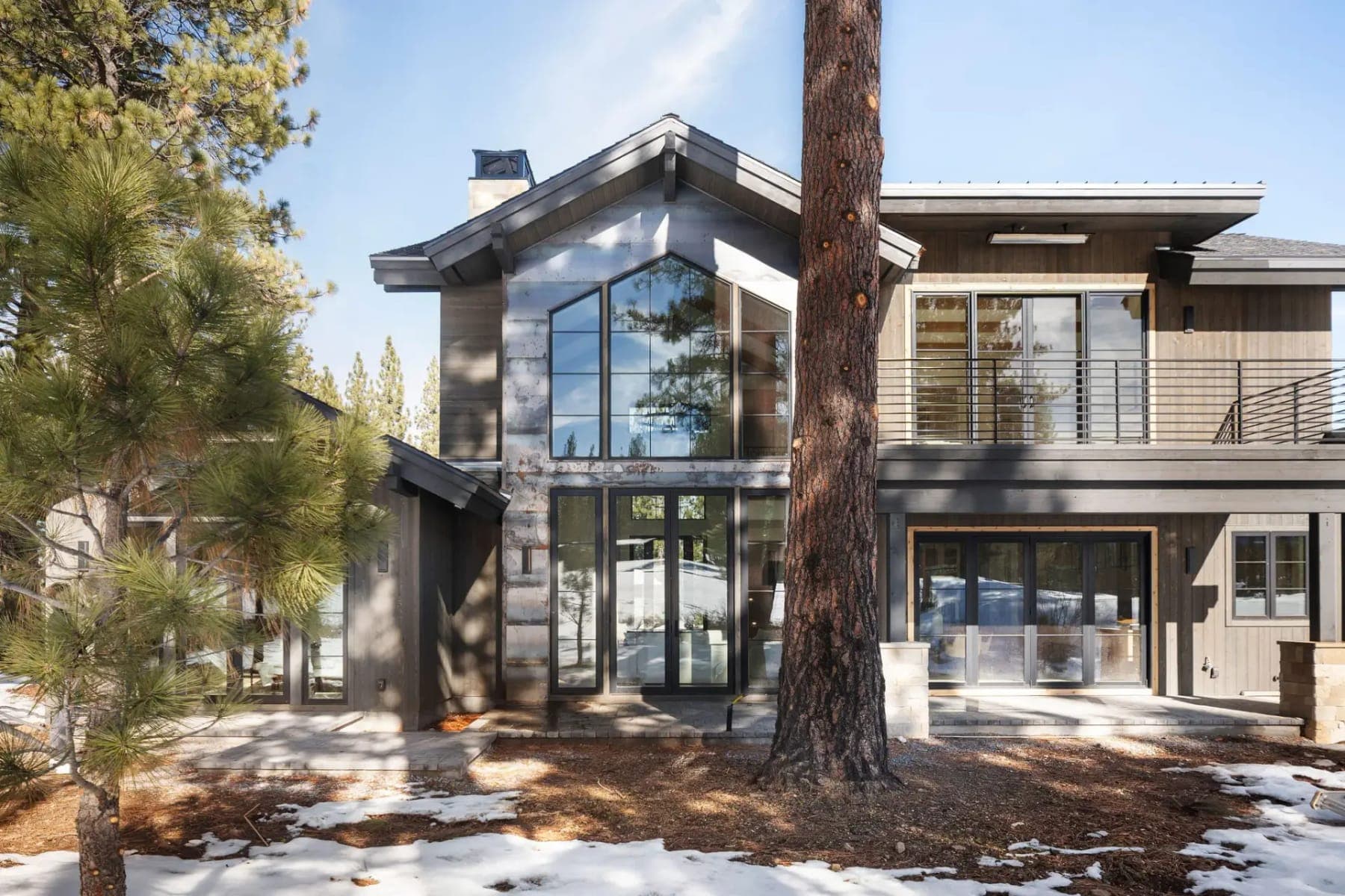 The Heartwood Retreat, Truckee — photograph 2 of 5