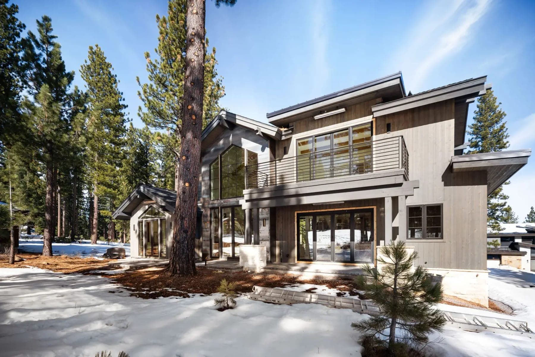 The Heartwood Retreat, Truckee — photograph 3 of 5